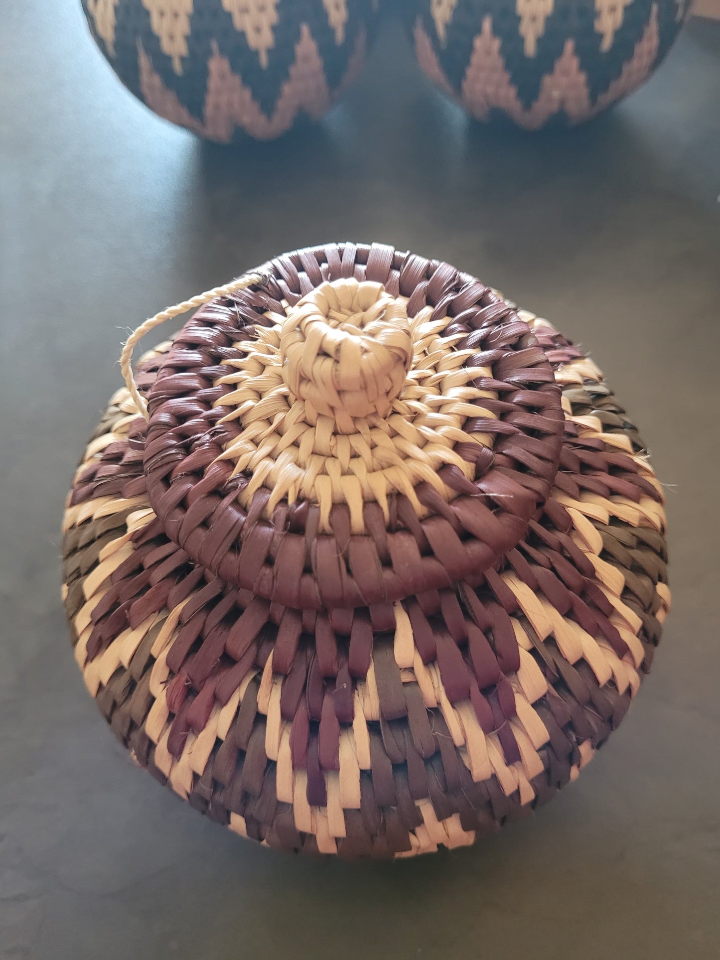 Earth & Artisan Beige Poems of the Weaver: Handwoven Geometric Petite Basket (Oval)