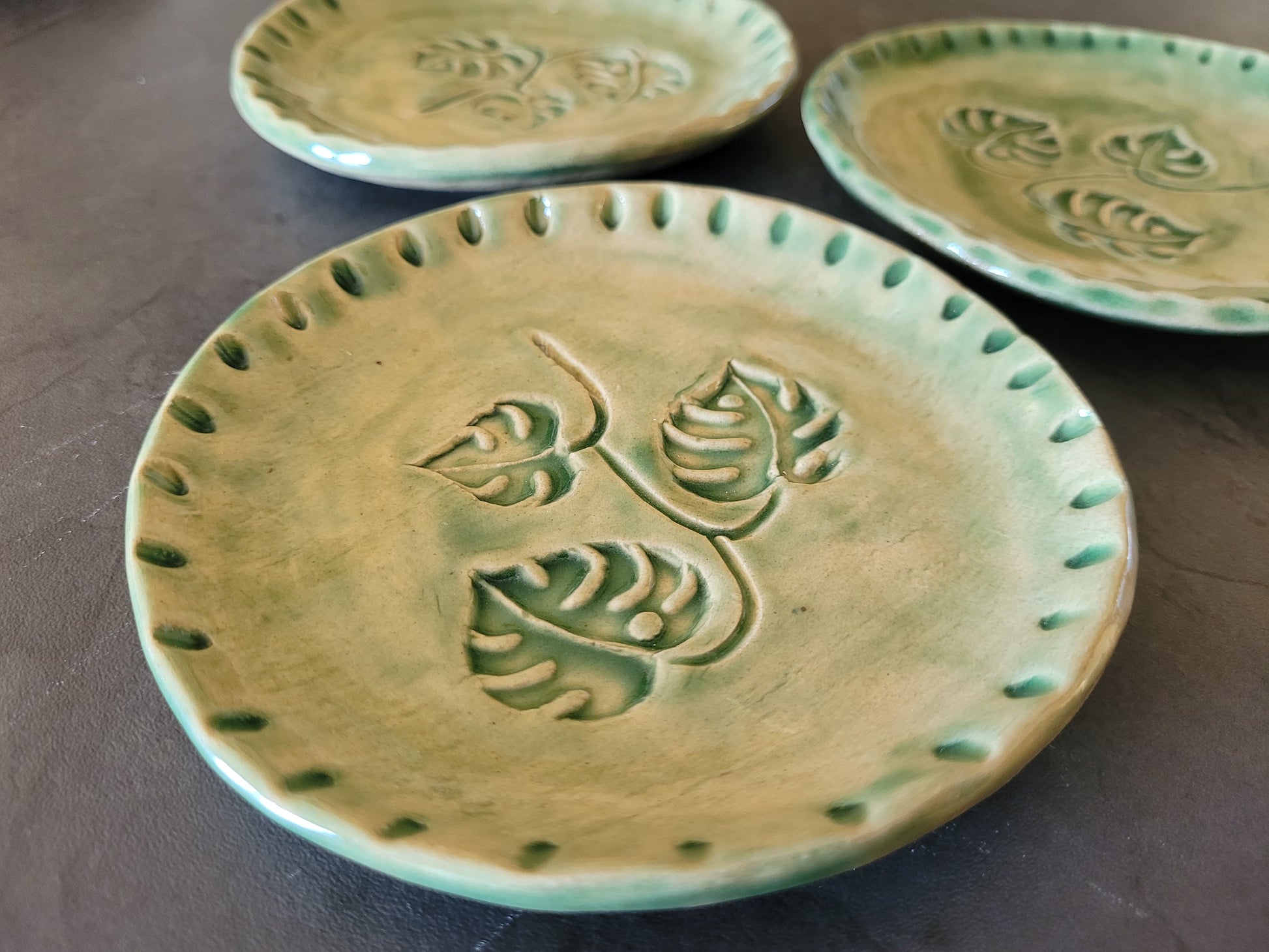 Earth & Artisan Monstera Ceramic Trinket Plate